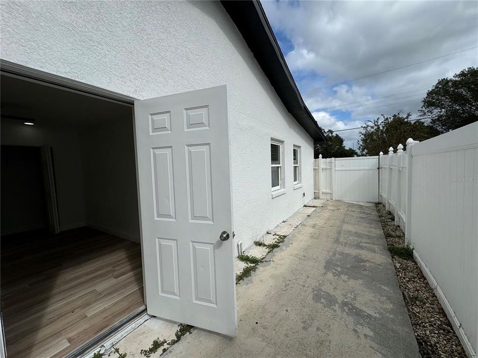 For Sale: $615,000 (5 beds, 4 baths, 2425 Square Feet)