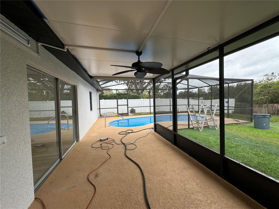 For Sale: $615,000 (5 beds, 4 baths, 2425 Square Feet)