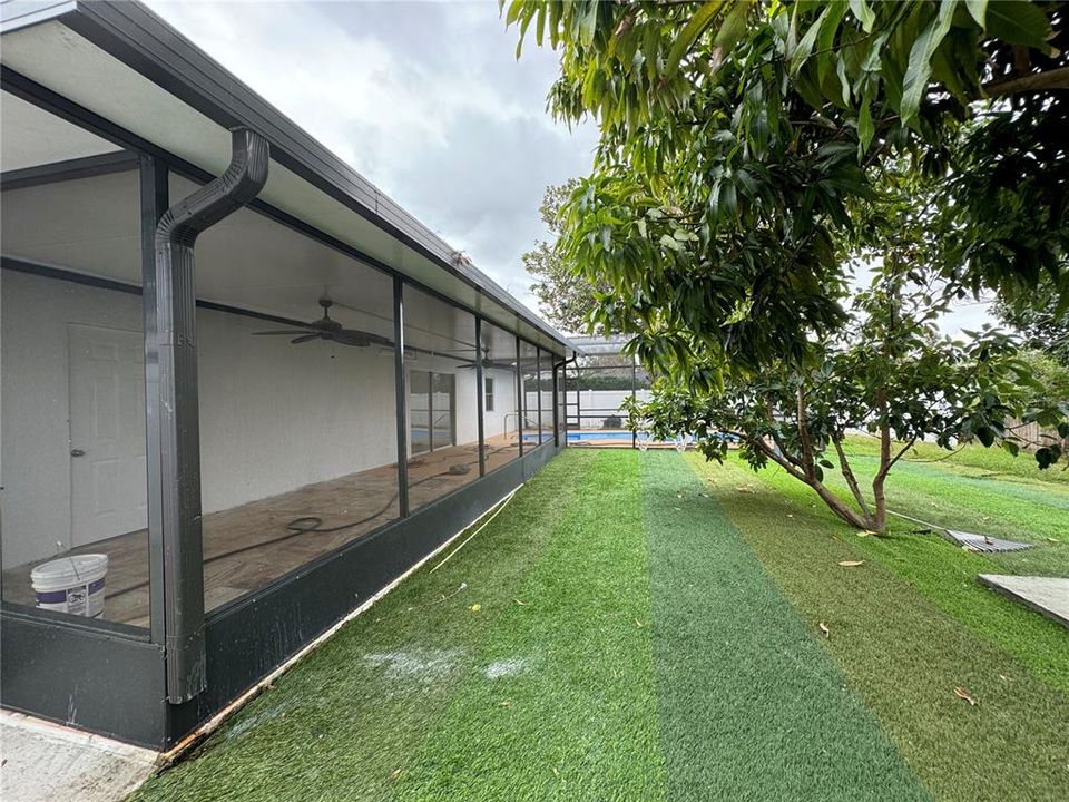 For Sale: $615,000 (5 beds, 4 baths, 2425 Square Feet)