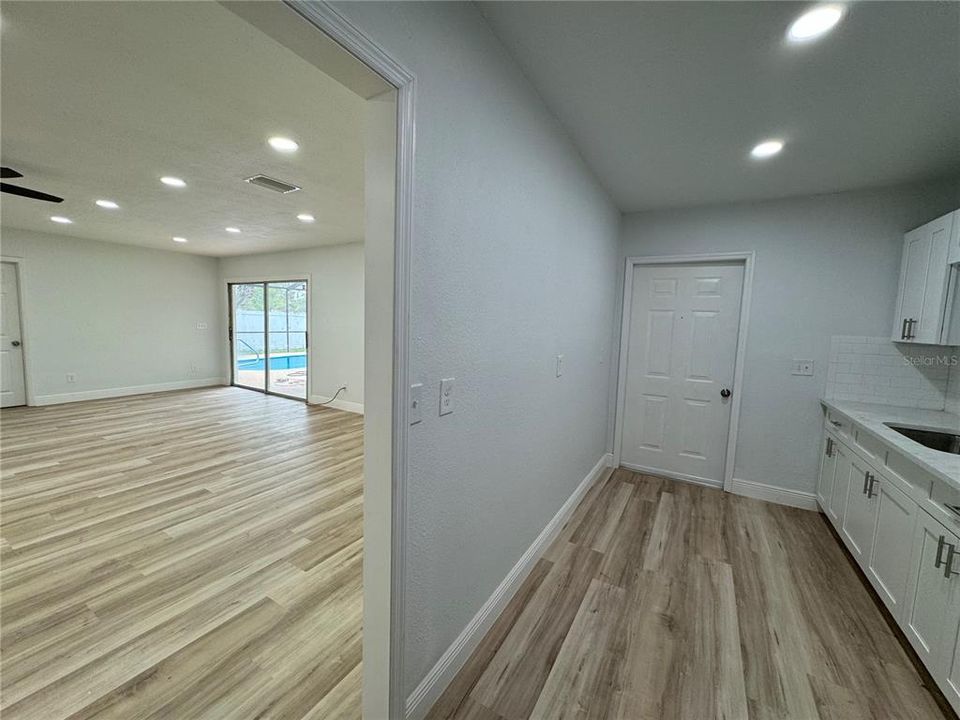 For Sale: $615,000 (5 beds, 4 baths, 2425 Square Feet)