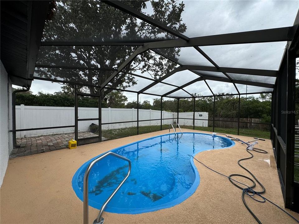 For Sale: $615,000 (5 beds, 4 baths, 2425 Square Feet)