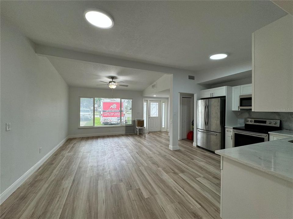 For Sale: $615,000 (5 beds, 4 baths, 2425 Square Feet)