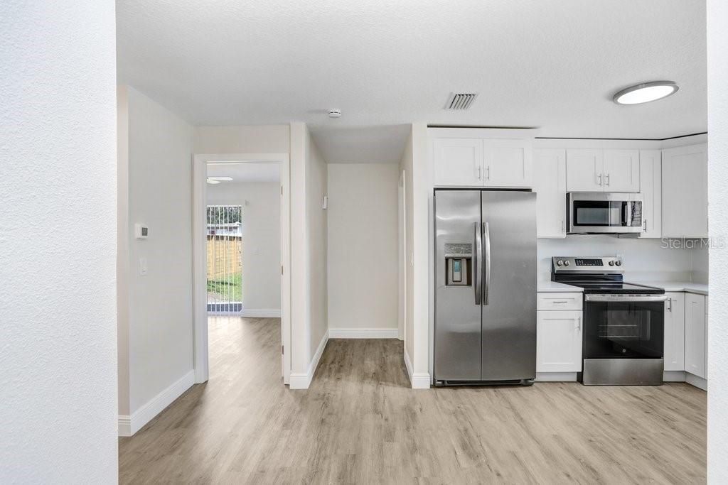 En Venta: $575,000 (4 camas, 0 baños, 1996 Pies cuadrados)