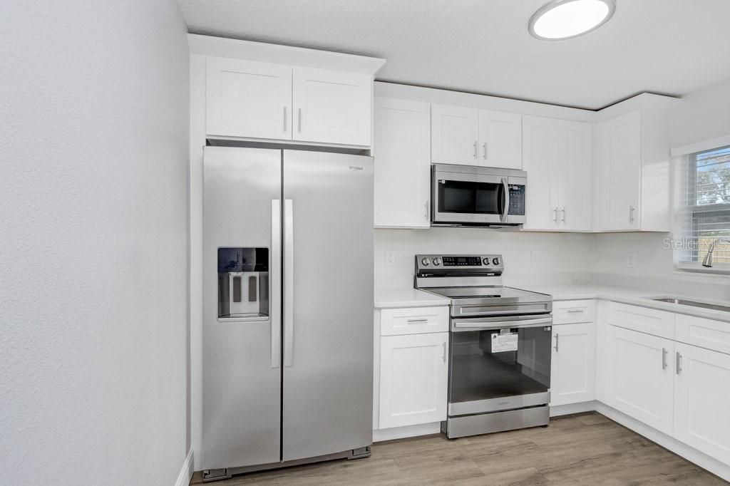 En Venta: $575,000 (4 camas, 0 baños, 1996 Pies cuadrados)