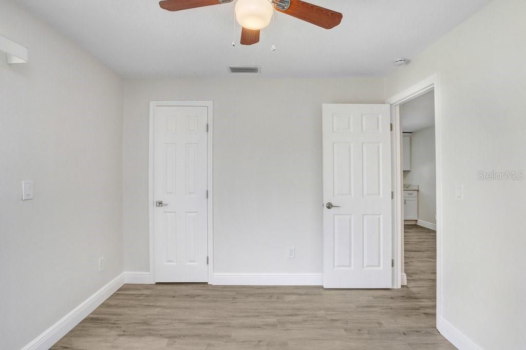 En Venta: $575,000 (4 camas, 0 baños, 1996 Pies cuadrados)