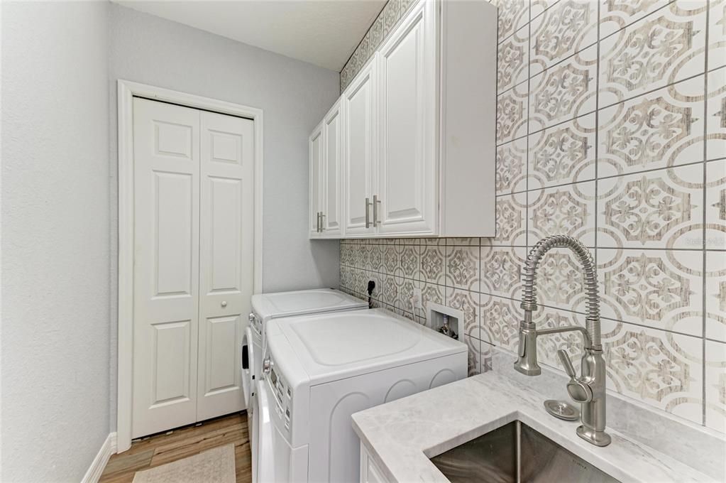 En Venta: $1,195,000 (4 camas, 3 baños, 2543 Pies cuadrados)