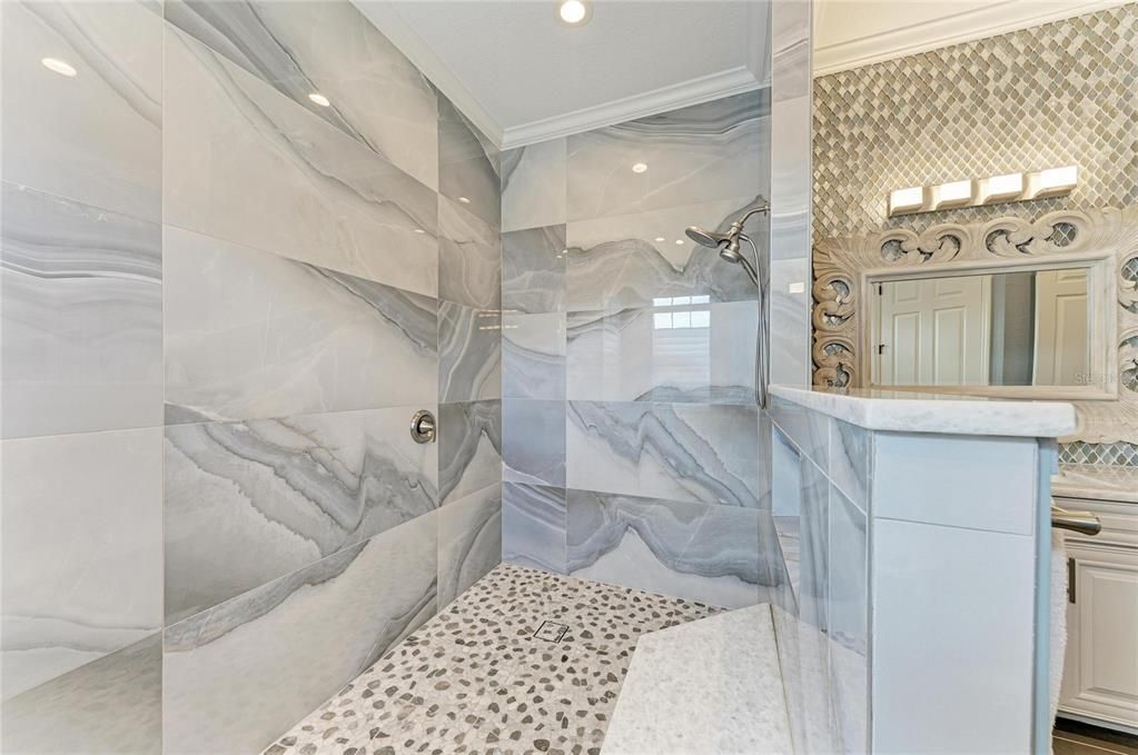 En Venta: $1,195,000 (4 camas, 3 baños, 2543 Pies cuadrados)