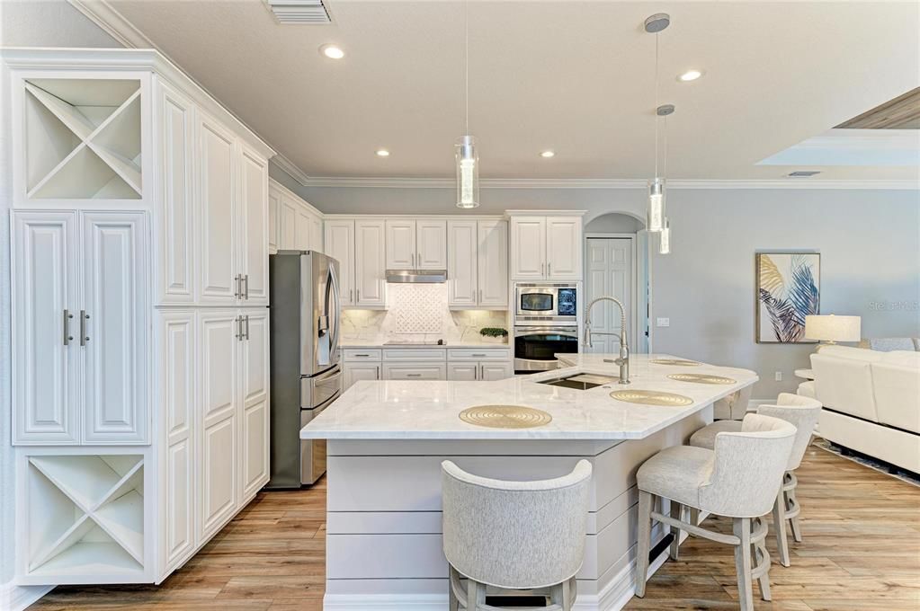 En Venta: $1,195,000 (4 camas, 3 baños, 2543 Pies cuadrados)