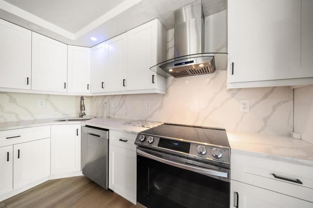 На продажу: $549,000 (3 спален, 2 ванн, 1950 Квадратных фут)