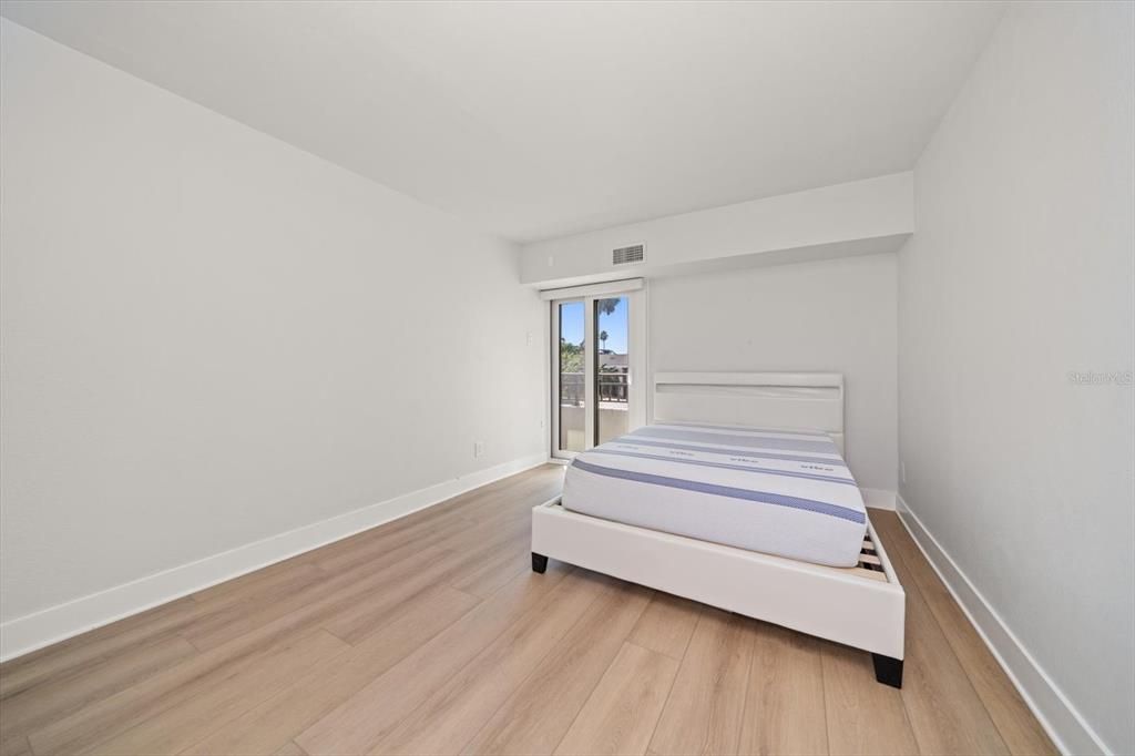 На продажу: $549,000 (3 спален, 2 ванн, 1950 Квадратных фут)