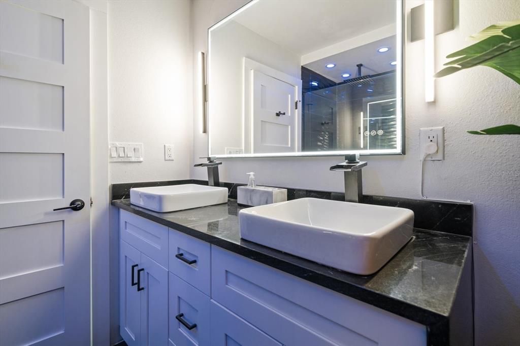 На продажу: $549,000 (3 спален, 2 ванн, 1950 Квадратных фут)