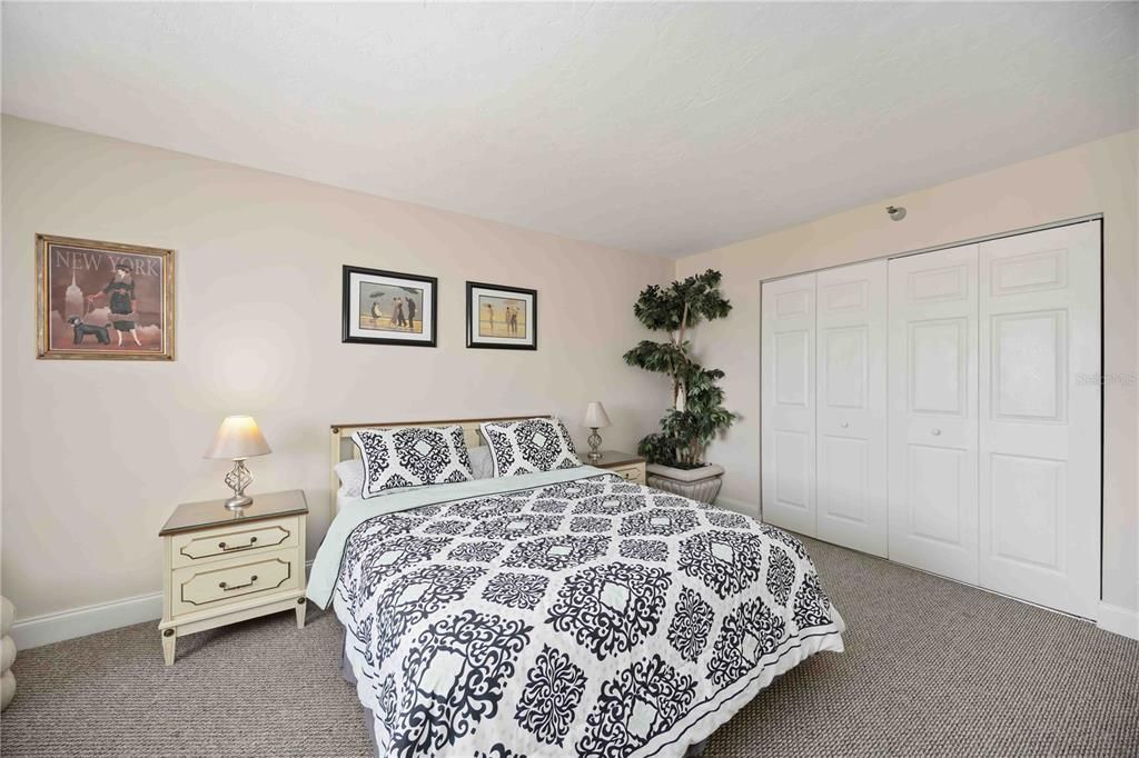 For Rent: $4,900 (2 beds, 2 baths, 1380 Square Feet)