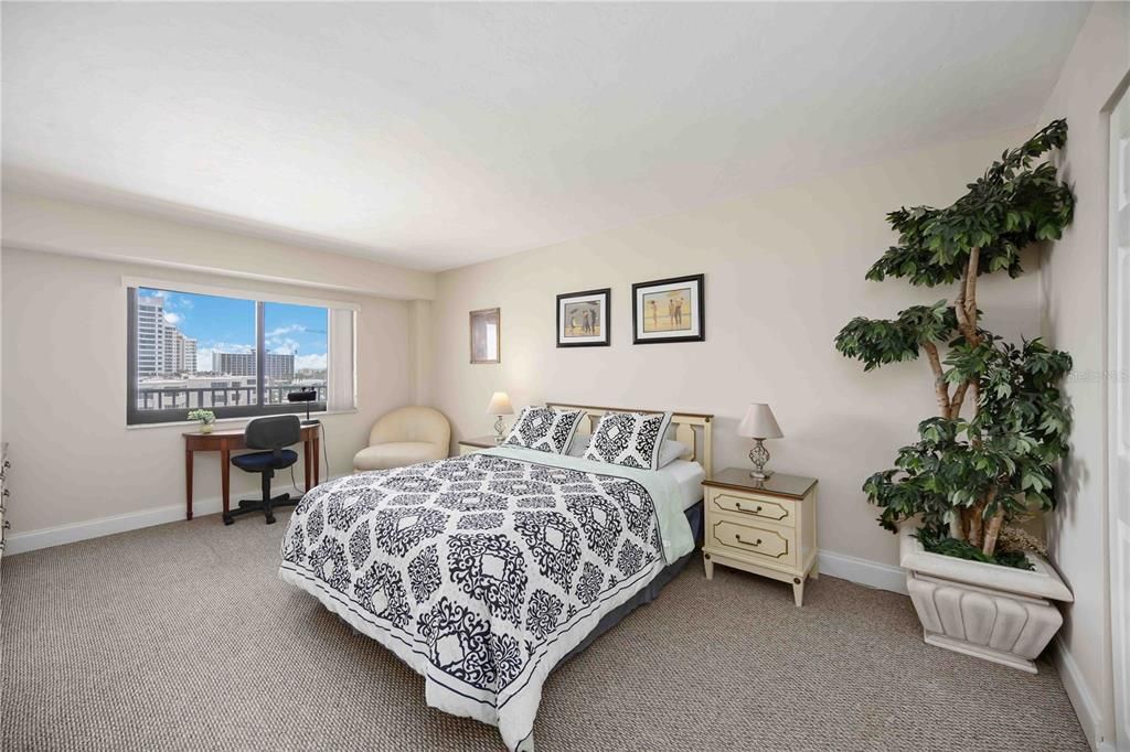 For Rent: $4,900 (2 beds, 2 baths, 1380 Square Feet)