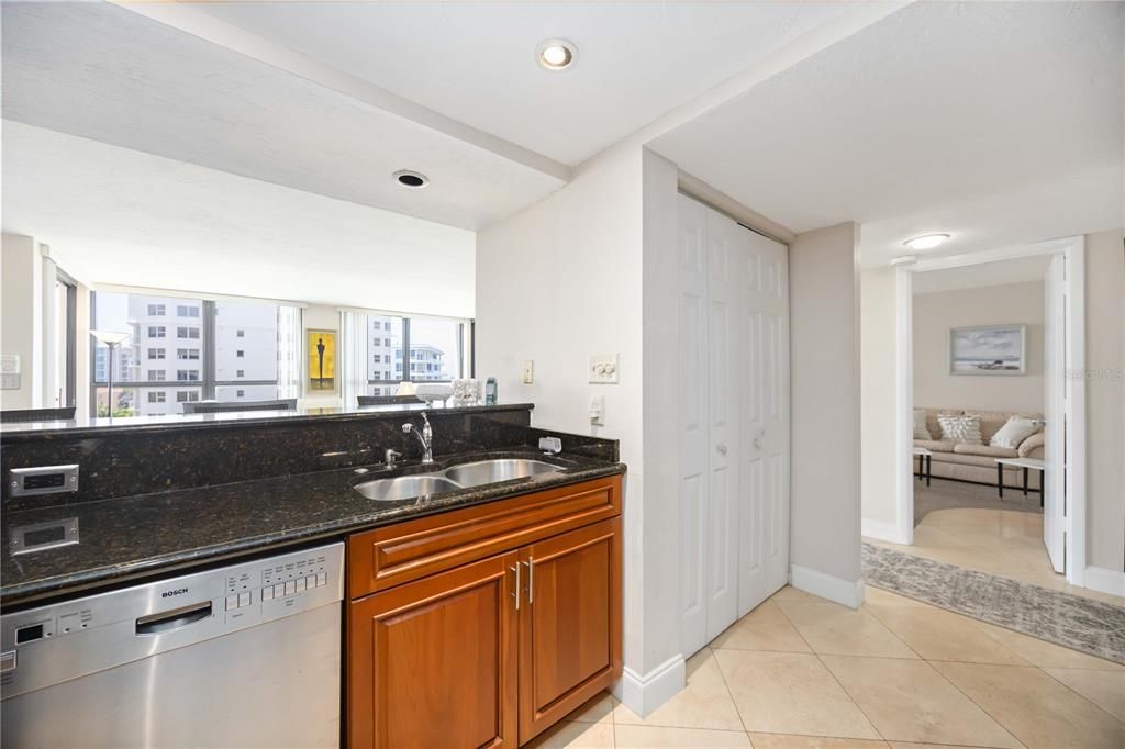 For Rent: $4,900 (2 beds, 2 baths, 1380 Square Feet)