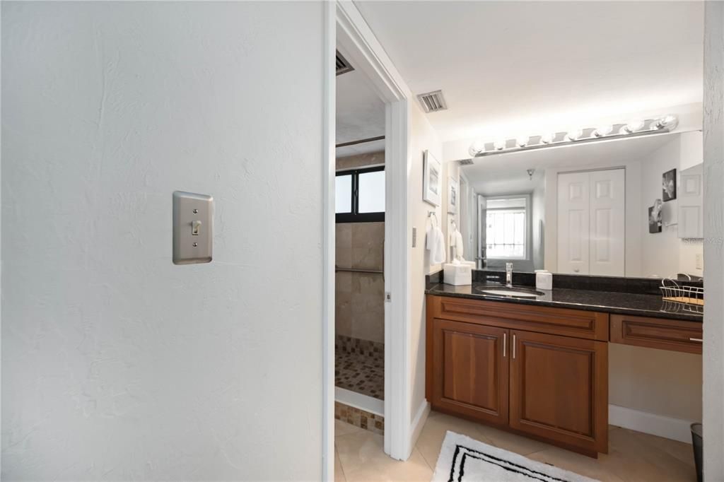 For Rent: $4,900 (2 beds, 2 baths, 1380 Square Feet)