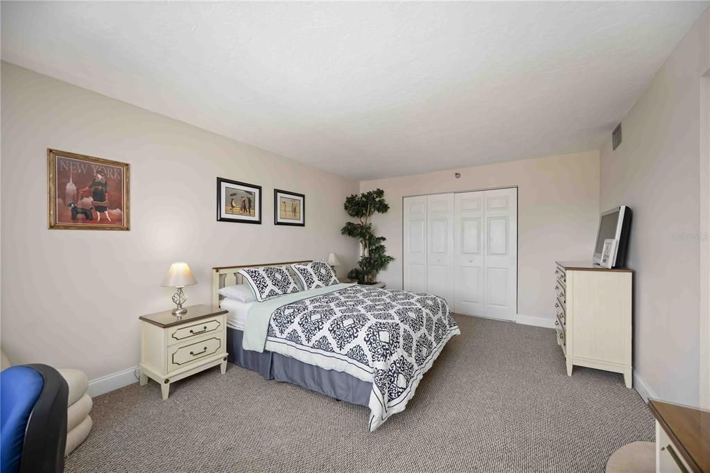 For Rent: $4,900 (2 beds, 2 baths, 1380 Square Feet)