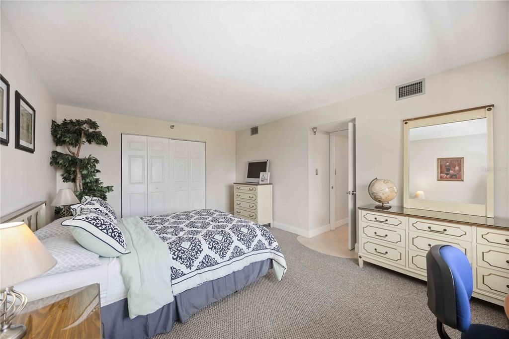 For Rent: $4,900 (2 beds, 2 baths, 1380 Square Feet)