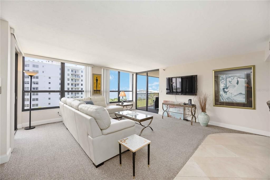 For Rent: $4,900 (2 beds, 2 baths, 1380 Square Feet)