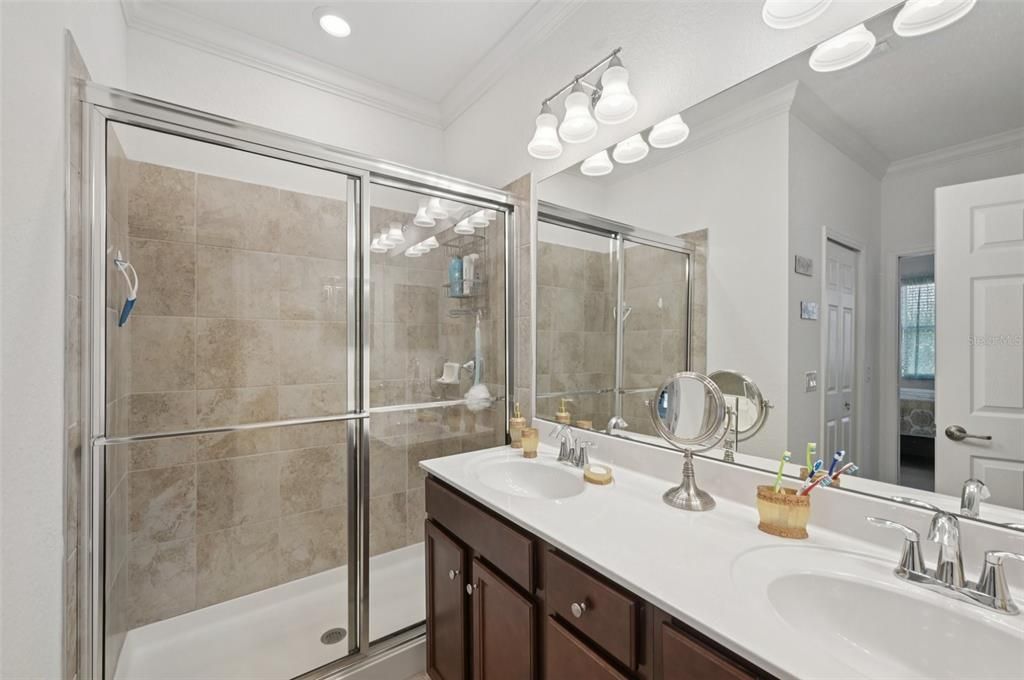 На продажу: $334,900 (3 спален, 2 ванн, 1949 Квадратных фут)