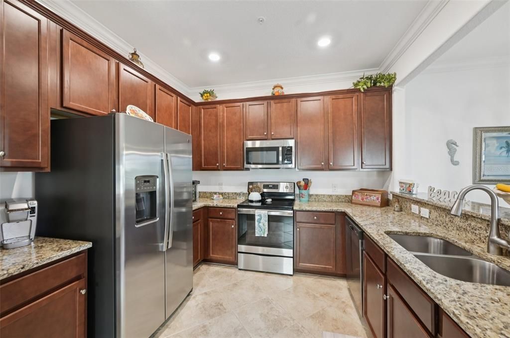 На продажу: $334,900 (3 спален, 2 ванн, 1949 Квадратных фут)