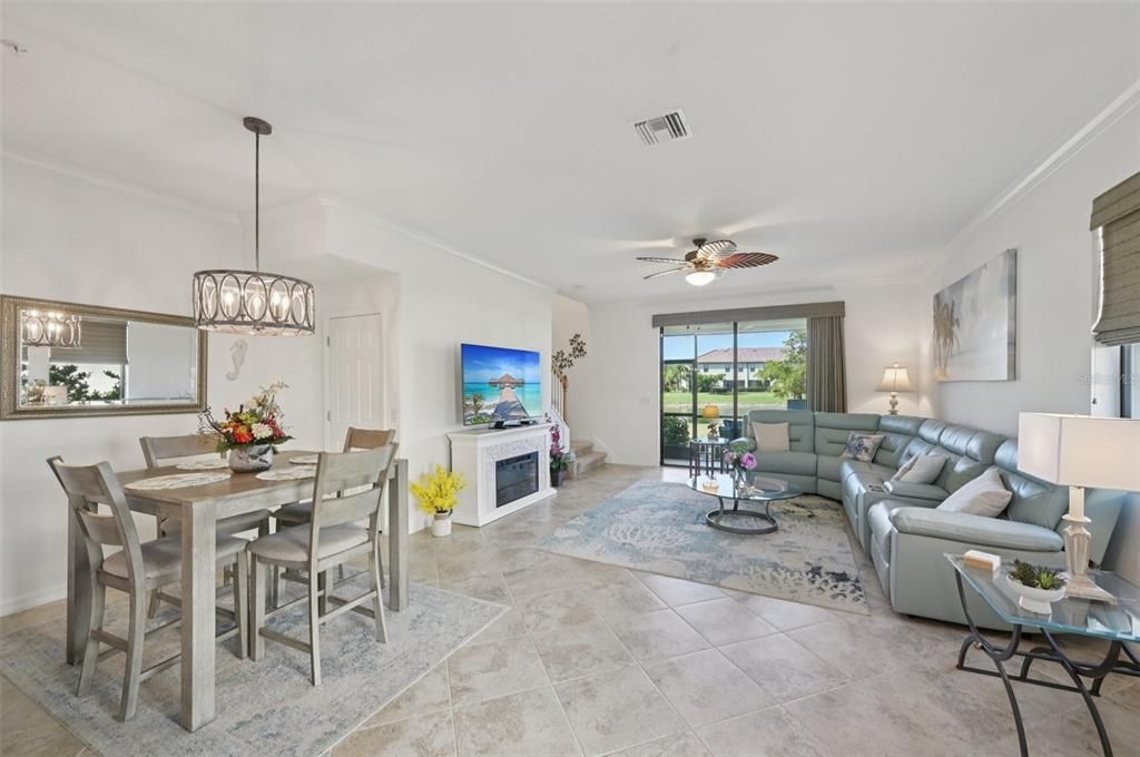 На продажу: $334,900 (3 спален, 2 ванн, 1949 Квадратных фут)