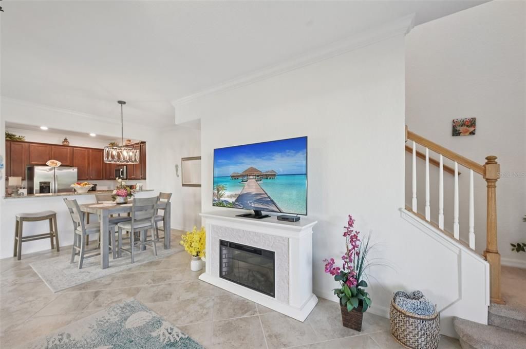 На продажу: $334,900 (3 спален, 2 ванн, 1949 Квадратных фут)