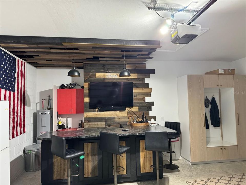 Activo con contrato: $539,900 (4 camas, 2 baños, 2196 Pies cuadrados)