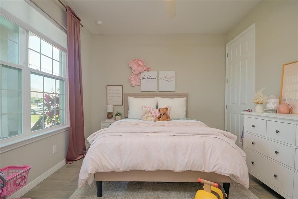 Activo con contrato: $539,900 (4 camas, 2 baños, 2196 Pies cuadrados)