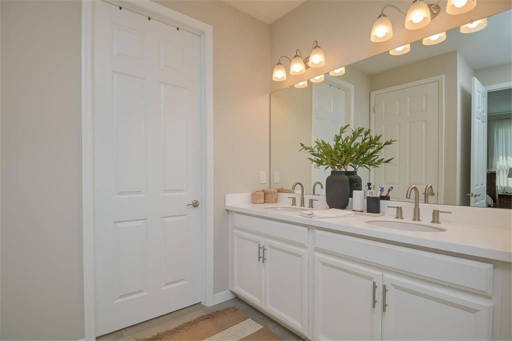 Activo con contrato: $539,900 (4 camas, 2 baños, 2196 Pies cuadrados)