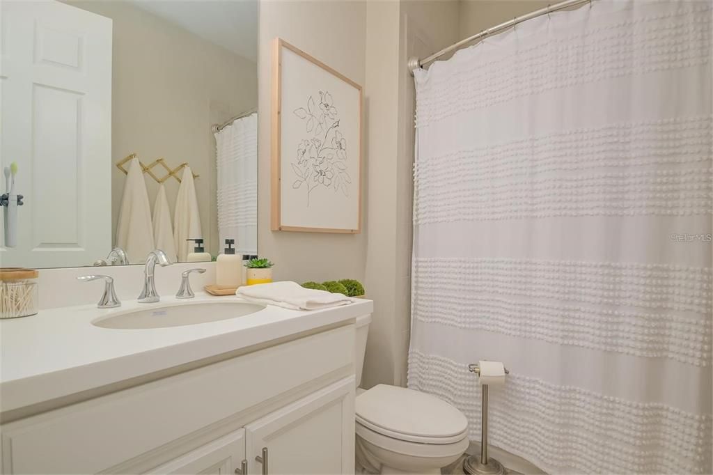 Activo con contrato: $539,900 (4 camas, 2 baños, 2196 Pies cuadrados)