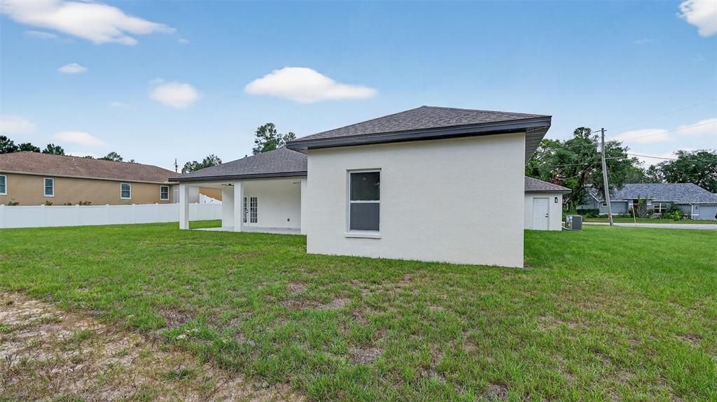 Activo con contrato: $459,900 (4 camas, 2 baños, 2162 Pies cuadrados)