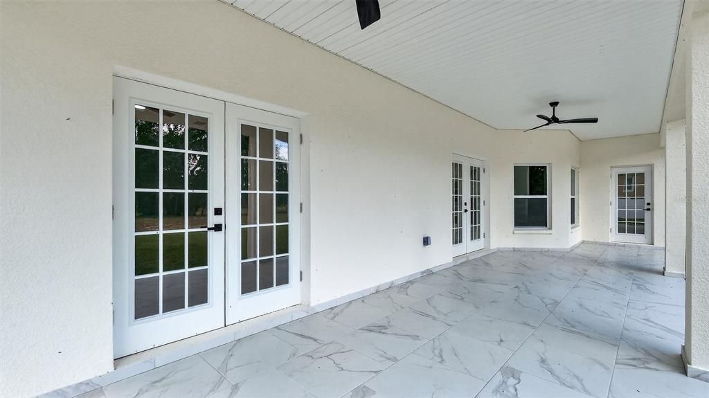 Activo con contrato: $459,900 (4 camas, 2 baños, 2162 Pies cuadrados)