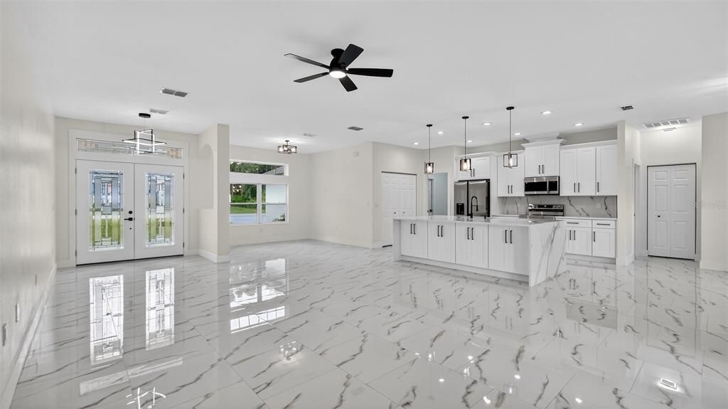 Activo con contrato: $459,900 (4 camas, 2 baños, 2162 Pies cuadrados)