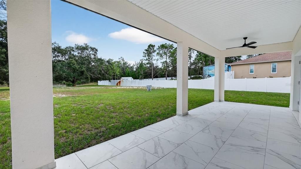 Activo con contrato: $459,900 (4 camas, 2 baños, 2162 Pies cuadrados)