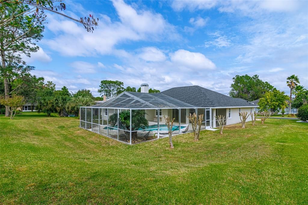 合同活跃: $379,000 (4 贝兹, 2 浴室, 2283 平方英尺)