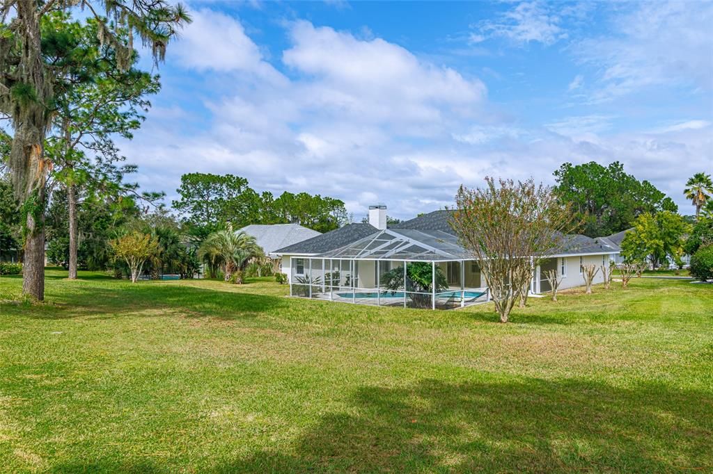 合同活跃: $379,000 (4 贝兹, 2 浴室, 2283 平方英尺)