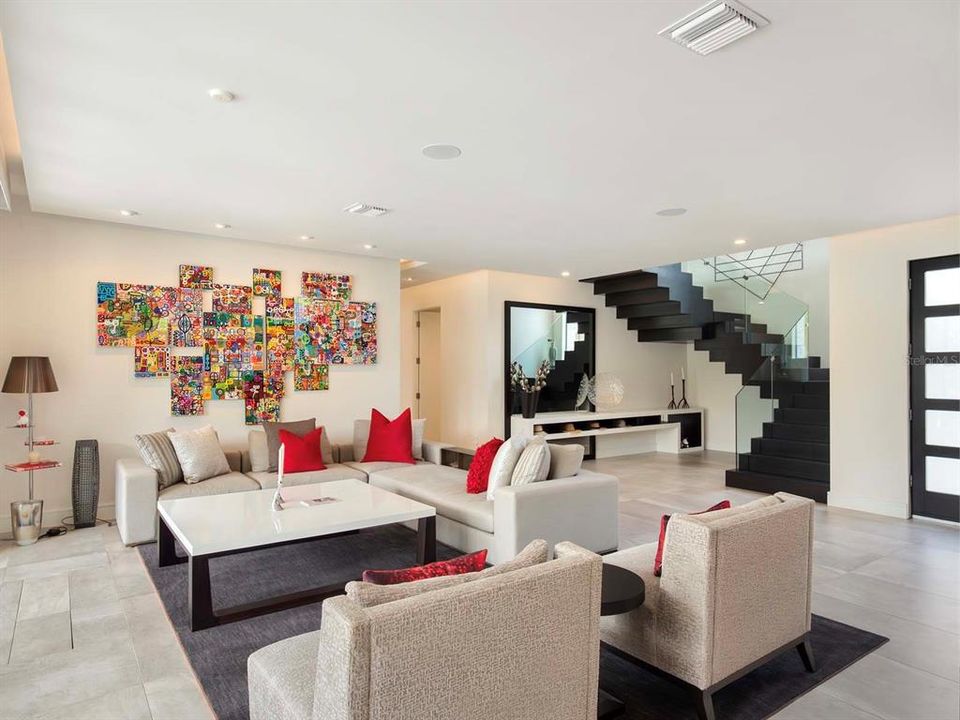 Active With Contract: $3,100,000 (5 beds, 6 baths, 4412 Square Feet)