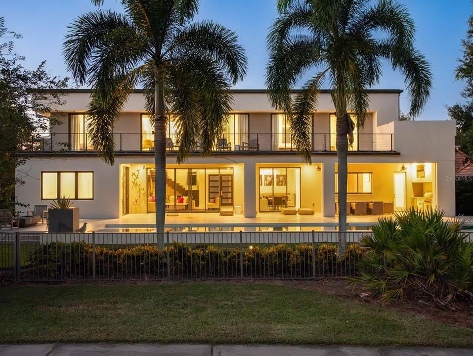 Active With Contract: $3,100,000 (5 beds, 6 baths, 4412 Square Feet)