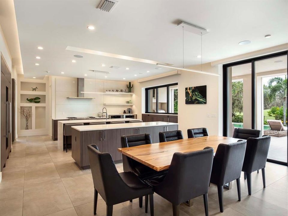 Active With Contract: $3,100,000 (5 beds, 6 baths, 4412 Square Feet)