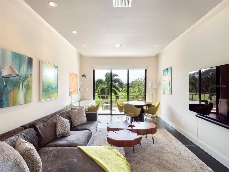 Active With Contract: $3,100,000 (5 beds, 6 baths, 4412 Square Feet)