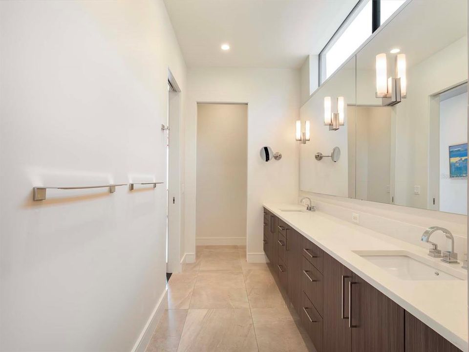 Active With Contract: $3,100,000 (5 beds, 6 baths, 4412 Square Feet)