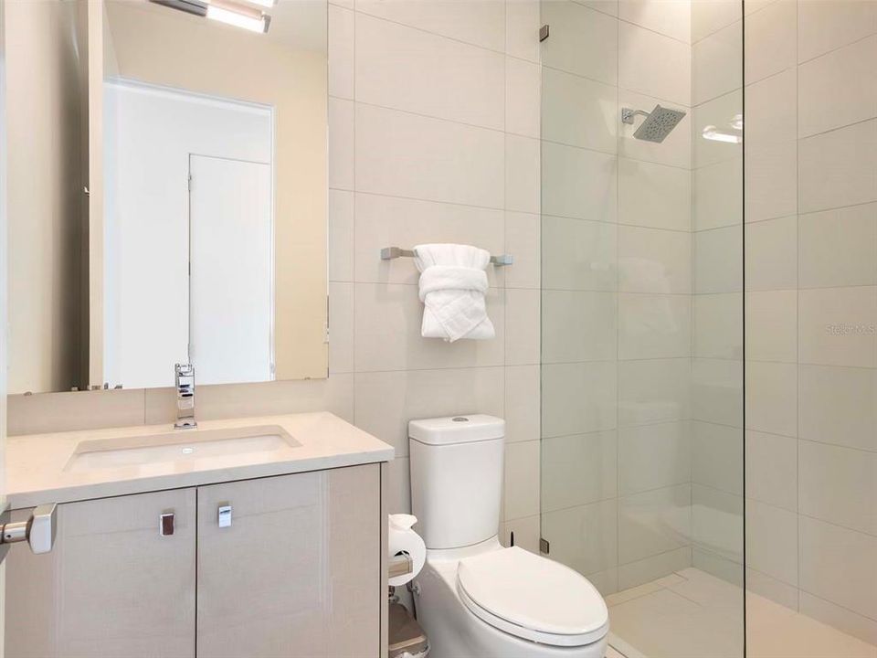 Active With Contract: $3,100,000 (5 beds, 6 baths, 4412 Square Feet)