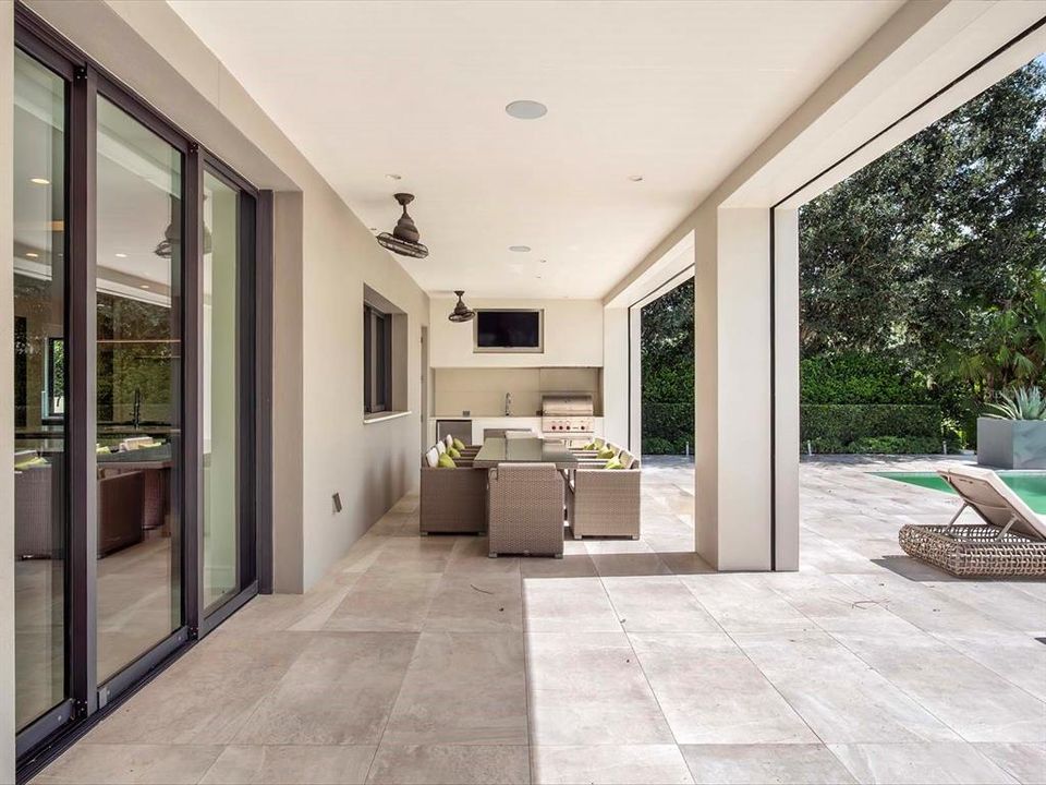 Active With Contract: $3,100,000 (5 beds, 6 baths, 4412 Square Feet)