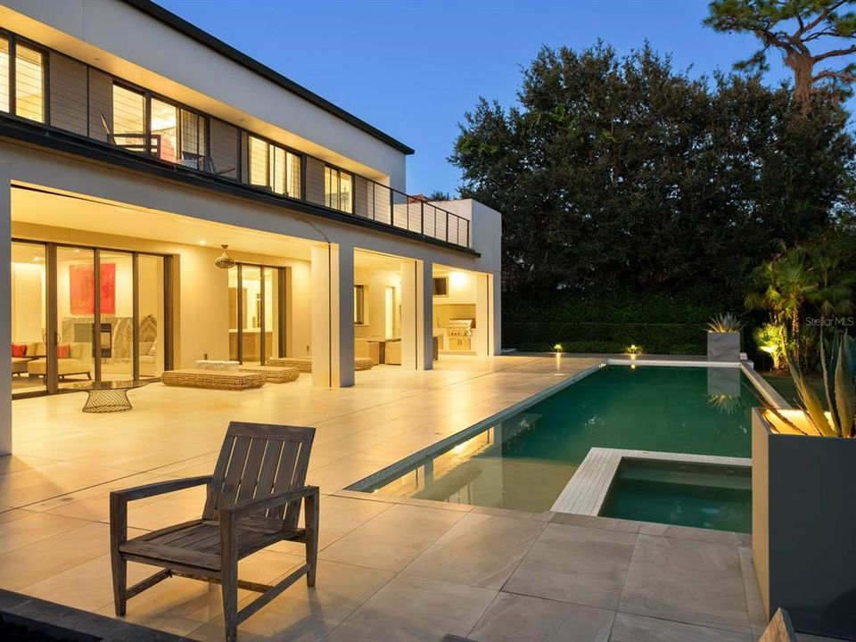 Active With Contract: $3,100,000 (5 beds, 6 baths, 4412 Square Feet)