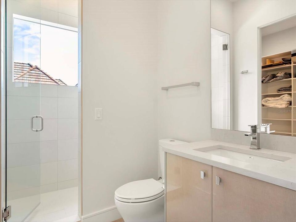 Active With Contract: $3,100,000 (5 beds, 6 baths, 4412 Square Feet)