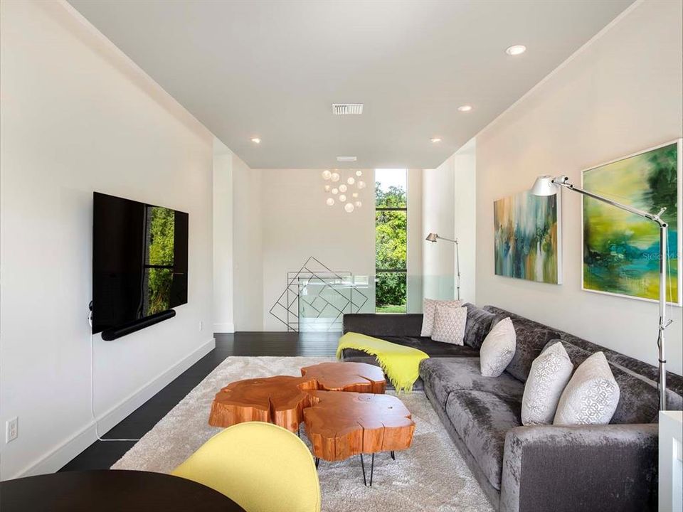 Active With Contract: $3,100,000 (5 beds, 6 baths, 4412 Square Feet)