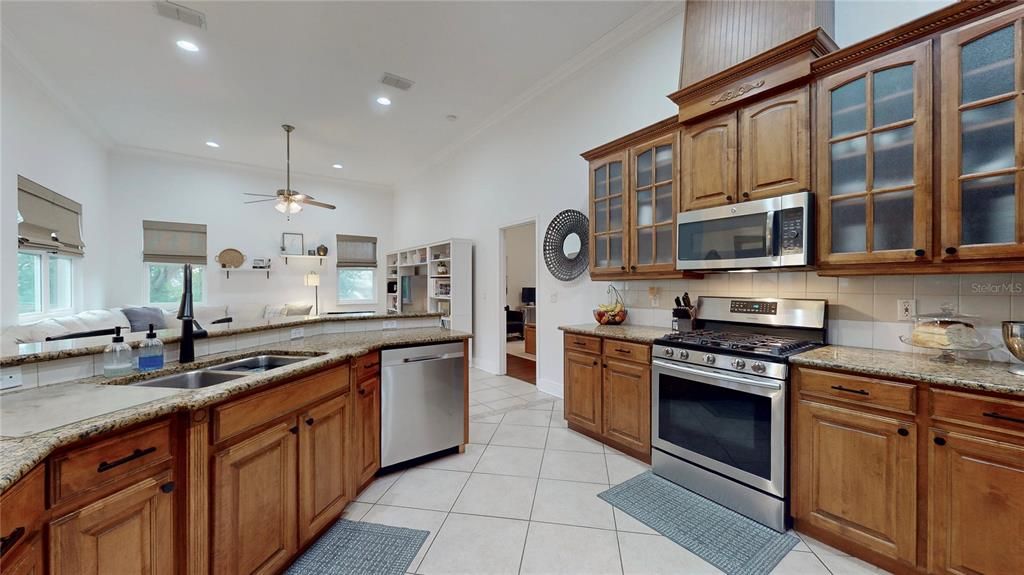 For Sale: $669,000 (4 beds, 3 baths, 3183 Square Feet)