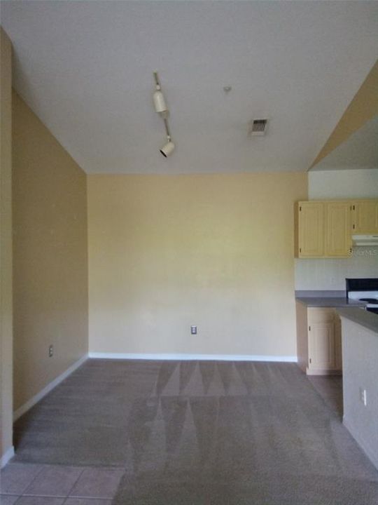 В аренду: $1,295 (1 спален, 1 ванн, 712 Квадратных фут)