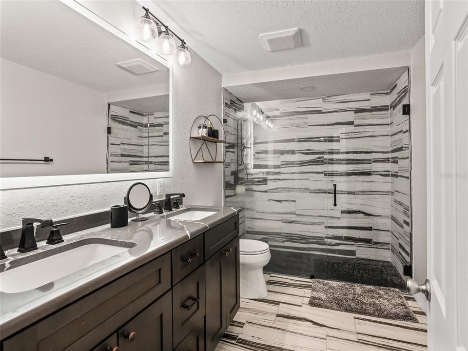 待售: $950,000 (7 贝兹, 2 浴室, 3064 平方英尺)