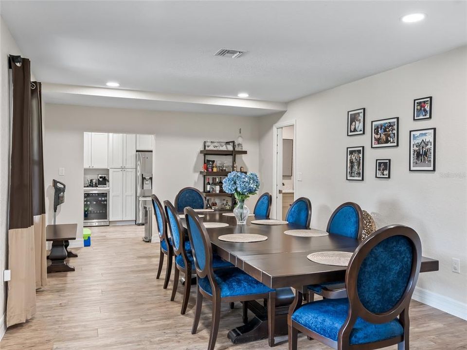 待售: $950,000 (7 贝兹, 2 浴室, 3064 平方英尺)